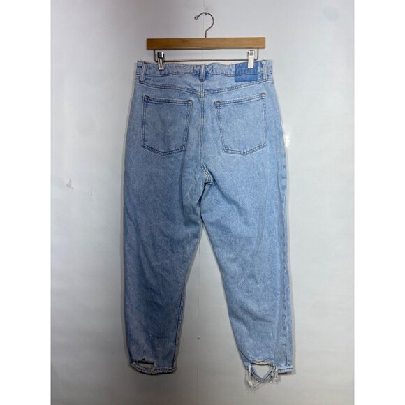 Abercrombie & Fitch The Mom High Rise Curve Love Light Wash Jeans Size 31 12R - Picture 3 of 6